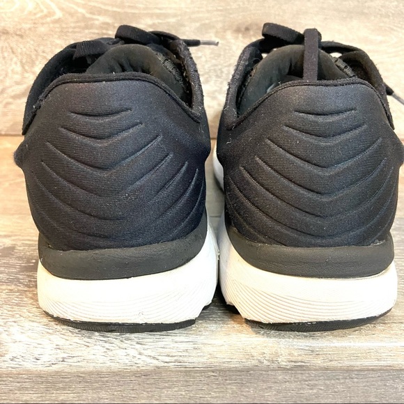 New Balance Women’s 860v10 Black and White Running Shoes - Picture 5 of 8